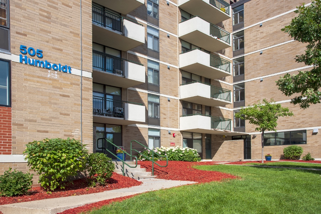Park Plaza Apartments, 525 Humboldt Avenue North, Minneapolis, MN